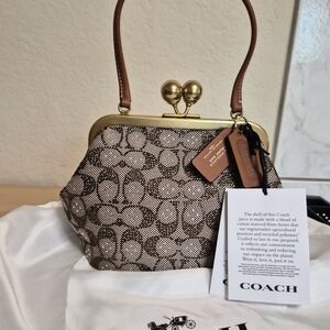 NWT Coach Kisslock 16 In Crystal Jacquard